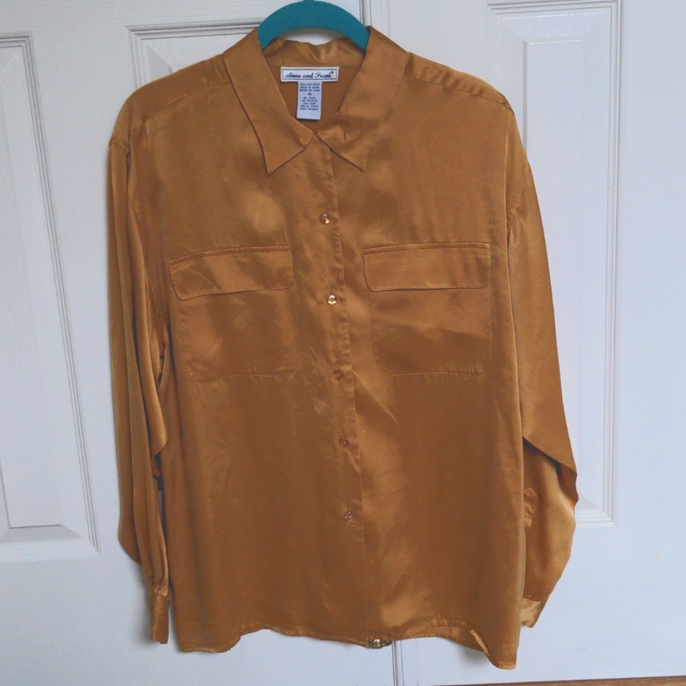 Silk Anna and Frank  button down long sleeve shirt.EUC